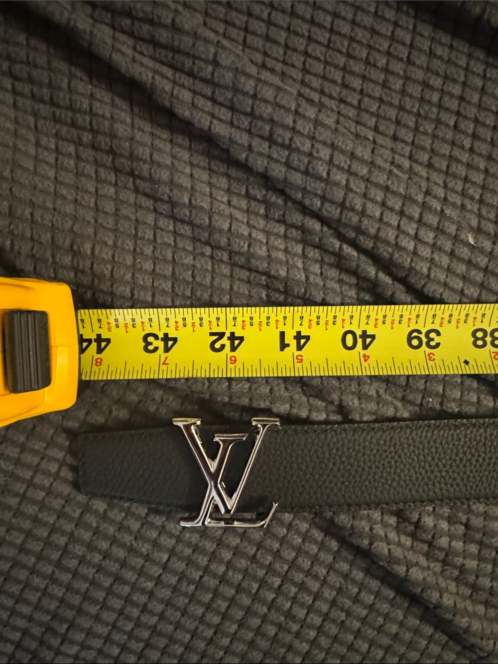 Louis Vuitton belt featuring a polished silver-toned LV initials buckle🔥New! - Picture 9 of 11